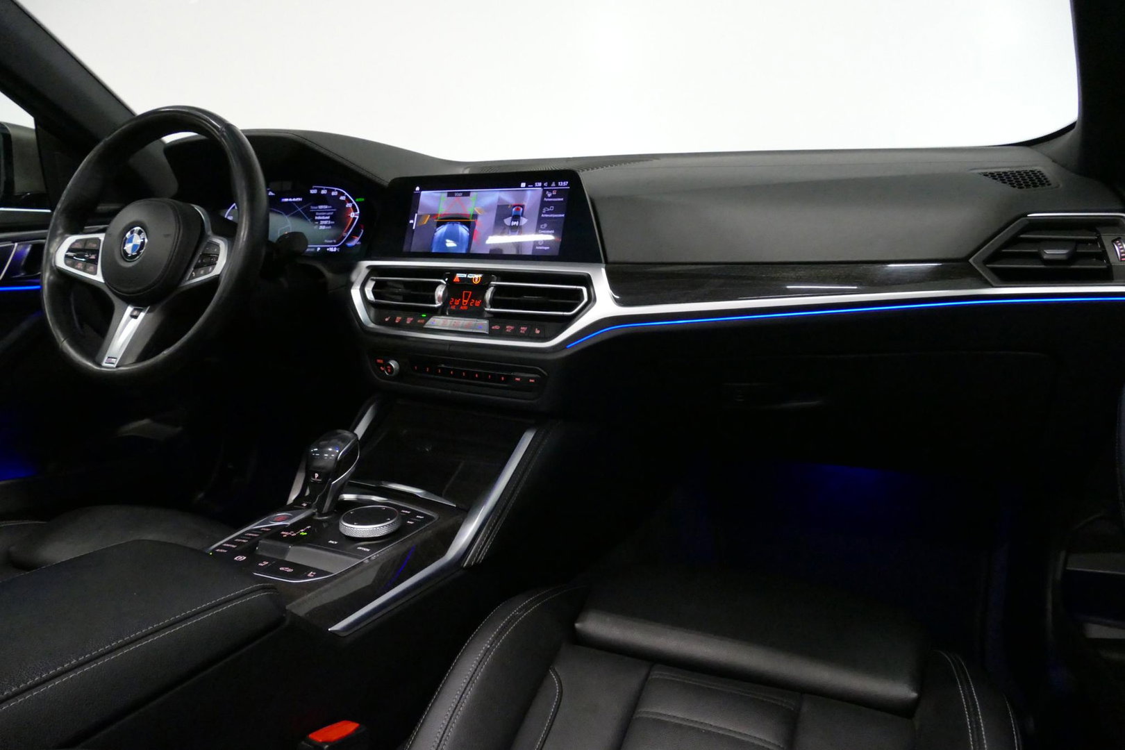 BMW 4 Serie Cabrio M440i xDrive High Executive / Air Collar (nekverwarming / BMW Laserlight / Elektr. verstelbare voorstoelen (links met memory) / Harman Kardon Surround Sound / Stoelverwarming / 20" / Rondomzichtcamera / HUD / Apple Carplay - Android Auto / Adaptief