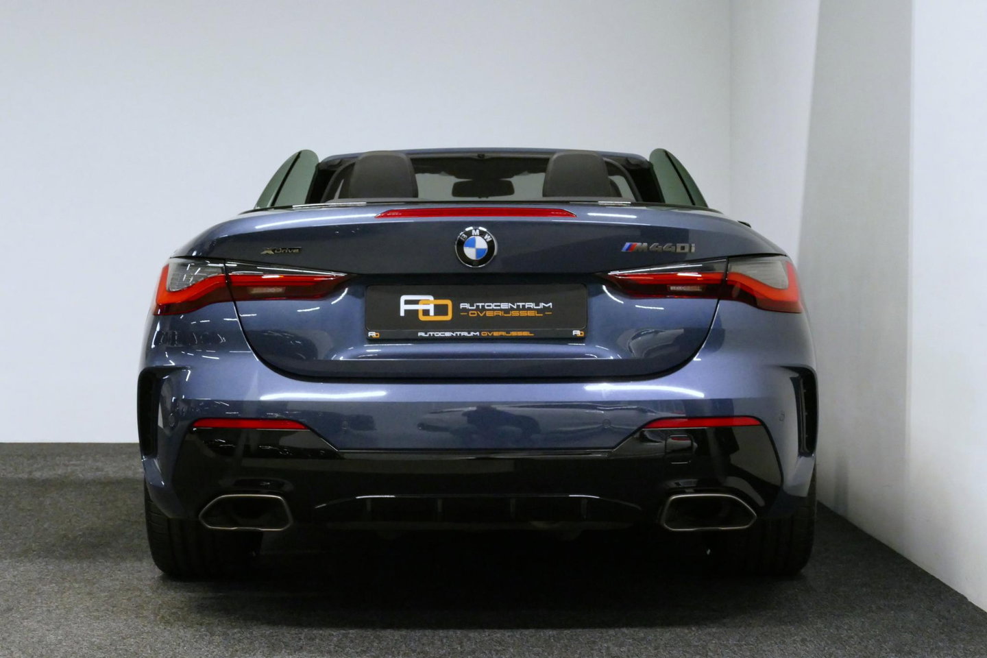 BMW 4 Serie Cabrio M440i xDrive High Executive / Air Collar (nekverwarming / BMW Laserlight / Elektr. verstelbare voorstoelen (links met memory) / Harman Kardon Surround Sound / Stoelverwarming / 20" / Rondomzichtcamera / HUD / Apple Carplay - Android Auto / Adaptief