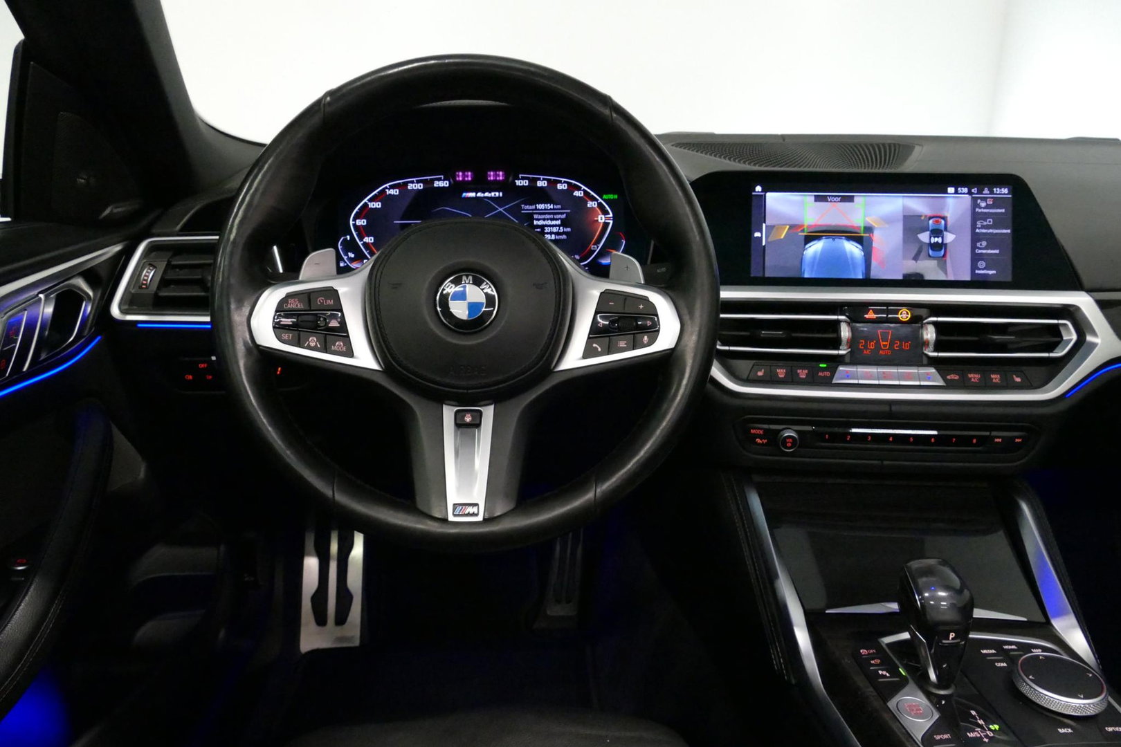BMW 4 Serie Cabrio M440i xDrive High Executive / Air Collar (nekverwarming / BMW Laserlight / Elektr. verstelbare voorstoelen (links met memory) / Harman Kardon Surround Sound / Stoelverwarming / 20" / Rondomzichtcamera / HUD / Apple Carplay - Android Auto / Adaptief
