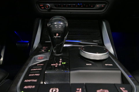 BMW 4 Serie Cabrio M440i xDrive High Executive / Air Collar (nekverwarming / BMW Laserlight / Elektr. verstelbare voorstoelen (links met memory) / Harman Kardon Surround Sound / Stoelverwarming / 20" / Rondomzichtcamera / HUD / Apple Carplay - Android Auto / Adaptief