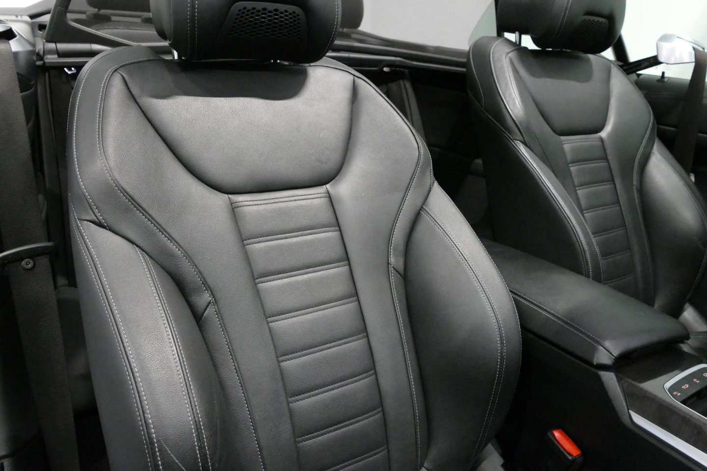 BMW 4 Serie Cabrio M440i xDrive High Executive / Air Collar (nekverwarming / BMW Laserlight / Elektr. verstelbare voorstoelen (links met memory) / Harman Kardon Surround Sound / Stoelverwarming / 20" / Rondomzichtcamera / HUD / Apple Carplay - Android Auto / Adaptief