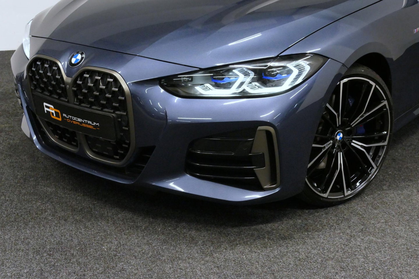 BMW 4 Serie Cabrio M440i xDrive High Executive / Air Collar (nekverwarming / BMW Laserlight / Elektr. verstelbare voorstoelen (links met memory) / Harman Kardon Surround Sound / Stoelverwarming / 20" / Rondomzichtcamera / HUD / Apple Carplay - Android Auto / Adaptief