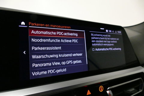 BMW 4 Serie Cabrio M440i xDrive High Executive / Air Collar (nekverwarming / BMW Laserlight / Elektr. verstelbare voorstoelen (links met memory) / Harman Kardon Surround Sound / Stoelverwarming / 20" / Rondomzichtcamera / HUD / Apple Carplay - Android Auto / Adaptief