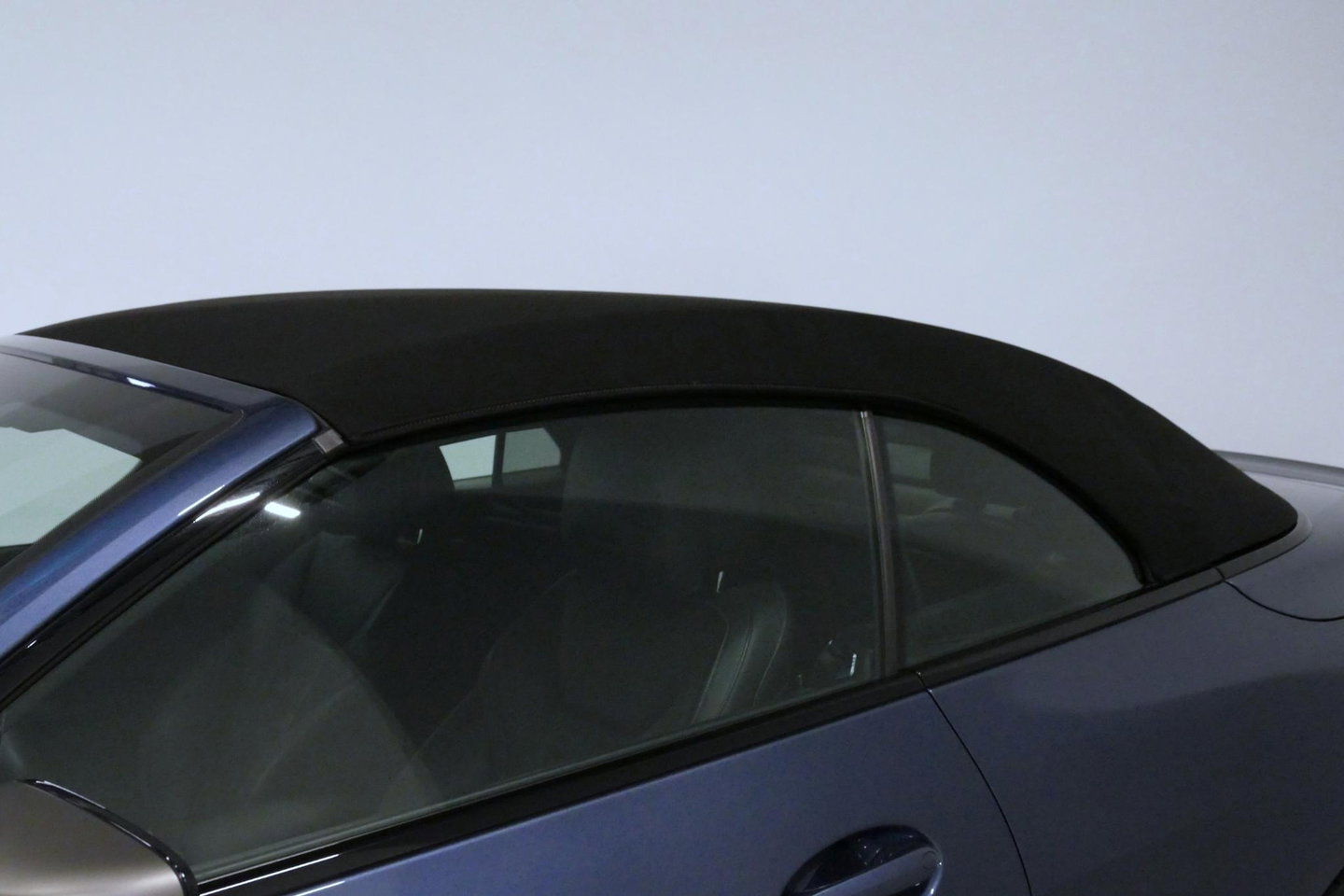 BMW 4 Serie Cabrio M440i xDrive High Executive / Air Collar (nekverwarming / BMW Laserlight / Elektr. verstelbare voorstoelen (links met memory) / Harman Kardon Surround Sound / Stoelverwarming / 20" / Rondomzichtcamera / HUD / Apple Carplay - Android Auto / Adaptief