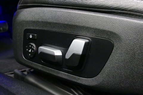 BMW 4 Serie Cabrio M440i xDrive High Executive / Air Collar (nekverwarming / BMW Laserlight / Elektr. verstelbare voorstoelen (links met memory) / Harman Kardon Surround Sound / Stoelverwarming / 20" / Rondomzichtcamera / HUD / Apple Carplay - Android Auto / Adaptief