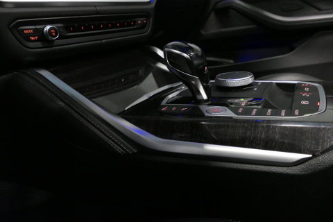BMW 4 Serie Cabrio M440i xDrive High Executive / Air Collar (nekverwarming / BMW Laserlight / Elektr. verstelbare voorstoelen (links met memory) / Harman Kardon Surround Sound / Stoelverwarming / 20" / Rondomzichtcamera / HUD / Apple Carplay - Android Auto / Adaptief