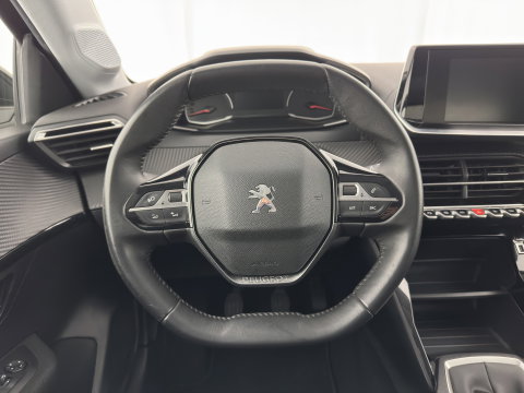 Peugeot 208 1.2 PureTech Blue Lease Active (Face-lift) (INCL-BTW) *FULL-LED | NAVI-FULLMAP | CARPLAY | PRIVACY-GLASS | DAB | ECC | PDC | CRUISE | TOWBAR | 16''ALU*