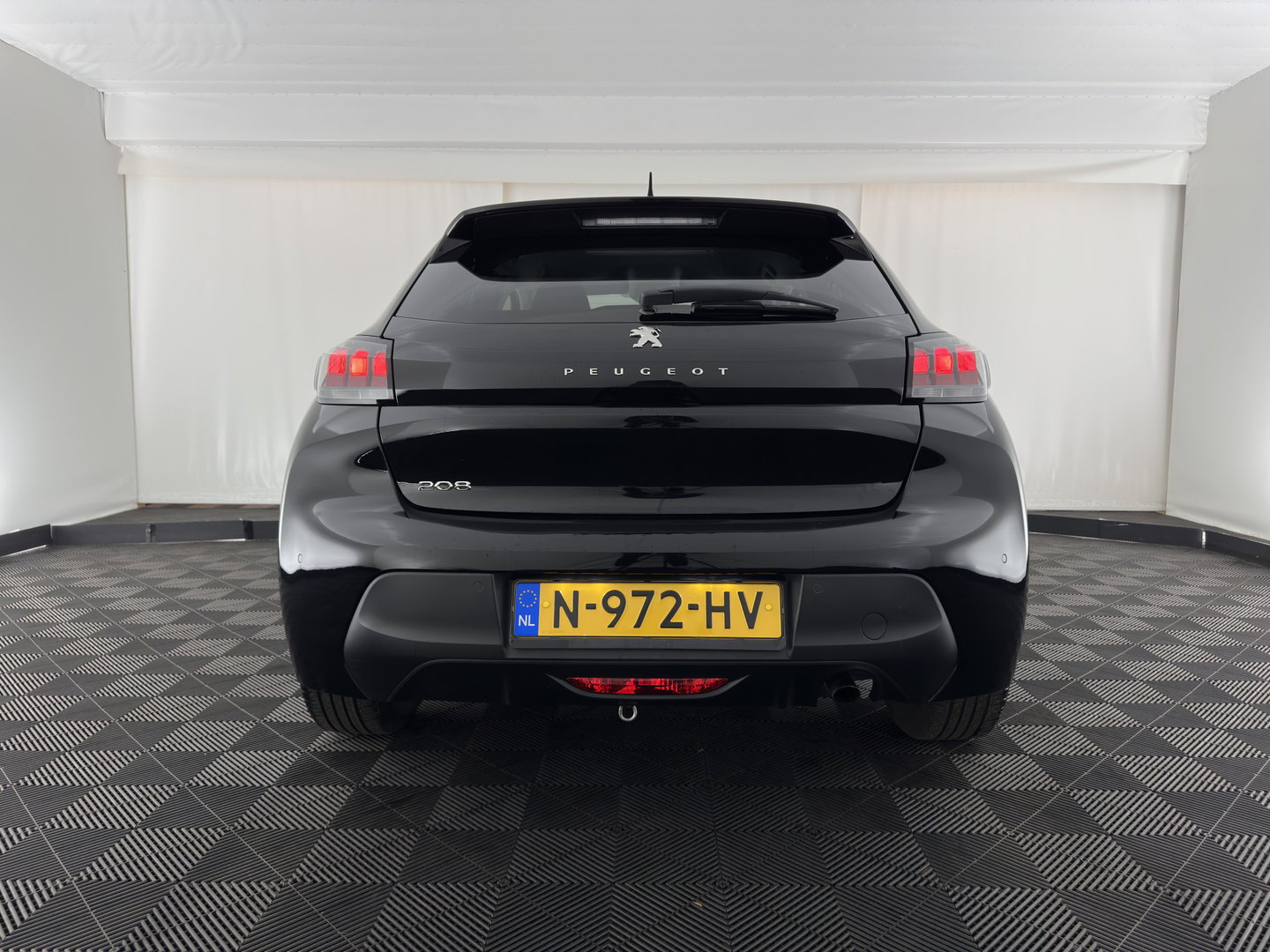 Peugeot 208 1.2 PureTech Blue Lease Active (Face-lift) (INCL-BTW) *FULL-LED | NAVI-FULLMAP | CARPLAY | PRIVACY-GLASS | DAB | ECC | PDC | CRUISE | TOWBAR | 16''ALU*