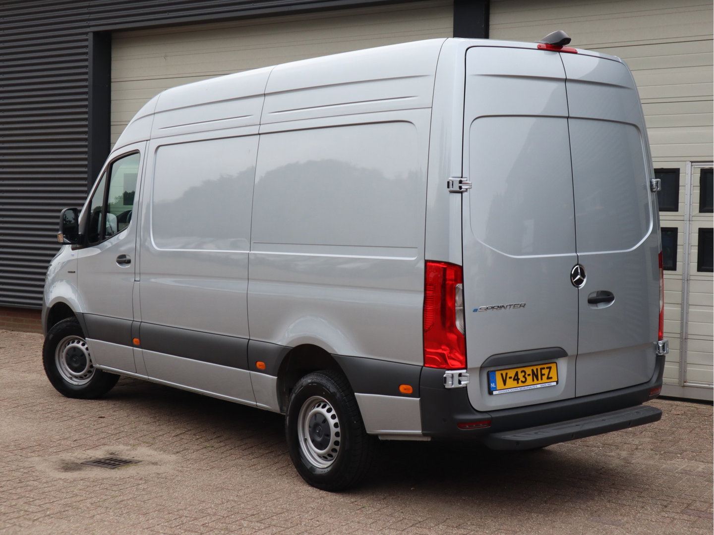 Mercedes-Benz eSprinter 314 L2H2 Accu 56 kWh RWD WLPT 181 km - New Model - Snel laden - LED - Vol Opties