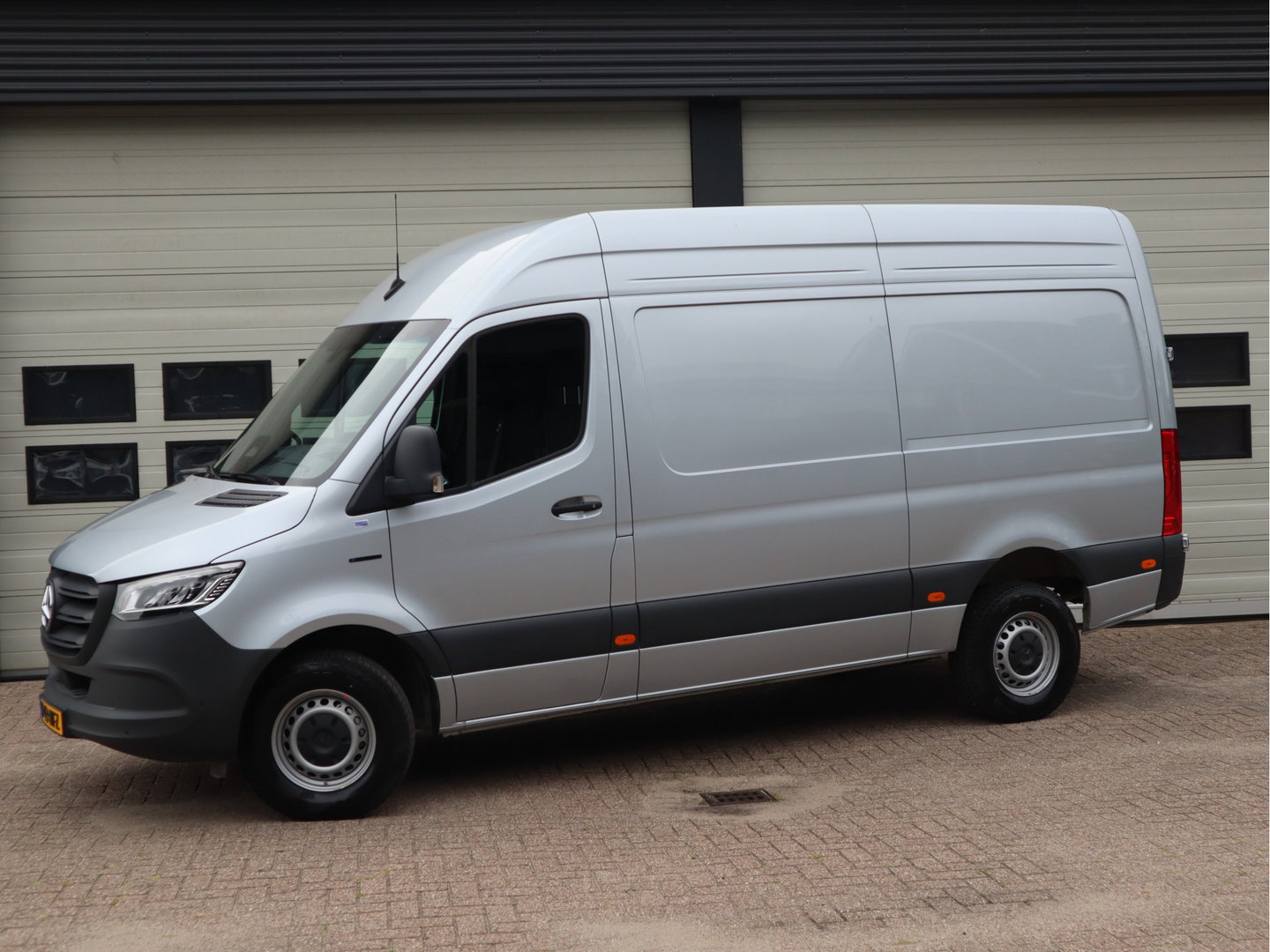 Mercedes-Benz eSprinter 314 L2H2 Accu 56 kWh RWD WLPT 181 km - New Model - Snel laden - LED - Vol Opties