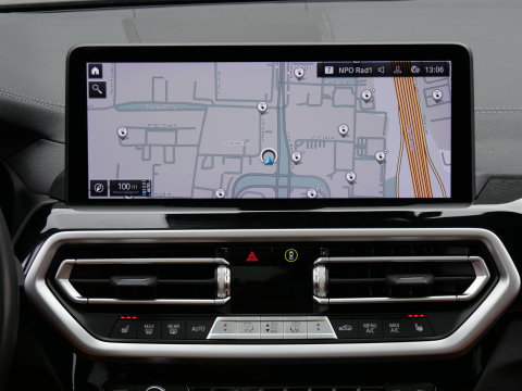BMW iX3 LCI 80kWh/ M-SPORT/ PANORAMADAK/ LEER/ SHADOW-LINE/ TREKHAAK/ SOH 96%