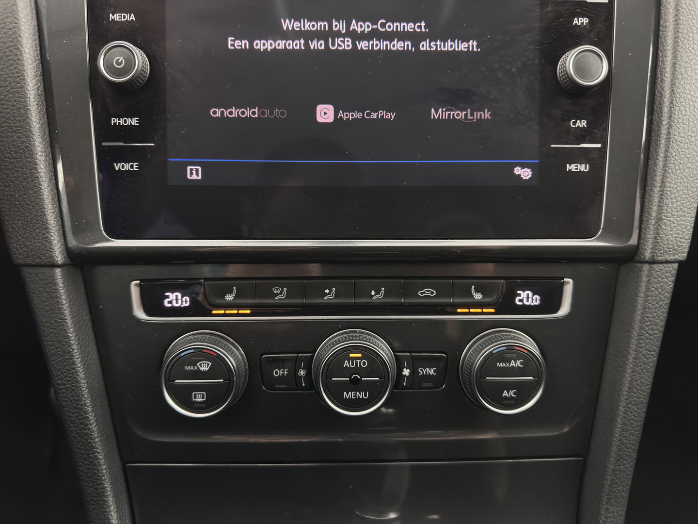 Volkswagen Golf Variant 1.0 TSI Comfortline *ADAPTIVE-CRUISE | NAVI-FULLMAP | HEATED-COMFORTSEATS | DAB | PRIVACY-GLASS | ECC | CARPLAY | PDC | TOWBAR | 16''ALU*