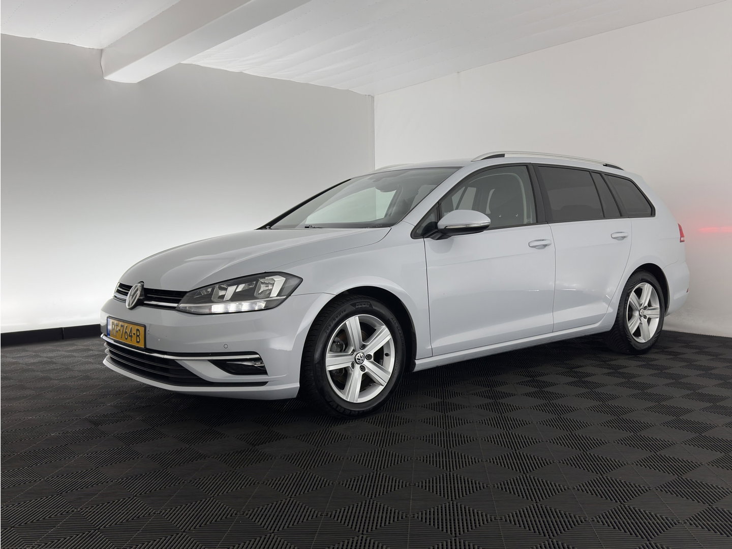 Volkswagen Golf Variant 1.0 TSI Comfortline *ADAPTIVE-CRUISE | NAVI-FULLMAP | HEATED-COMFORTSEATS | DAB | PRIVACY-GLASS | ECC | CARPLAY | PDC | TOWBAR | 16''ALU*