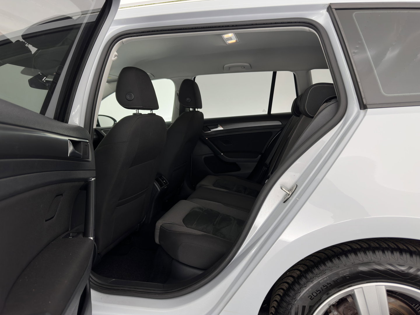 Volkswagen Golf Variant 1.0 TSI Comfortline *ADAPTIVE-CRUISE | NAVI-FULLMAP | HEATED-COMFORTSEATS | DAB | PRIVACY-GLASS | ECC | CARPLAY | PDC | TOWBAR | 16''ALU*