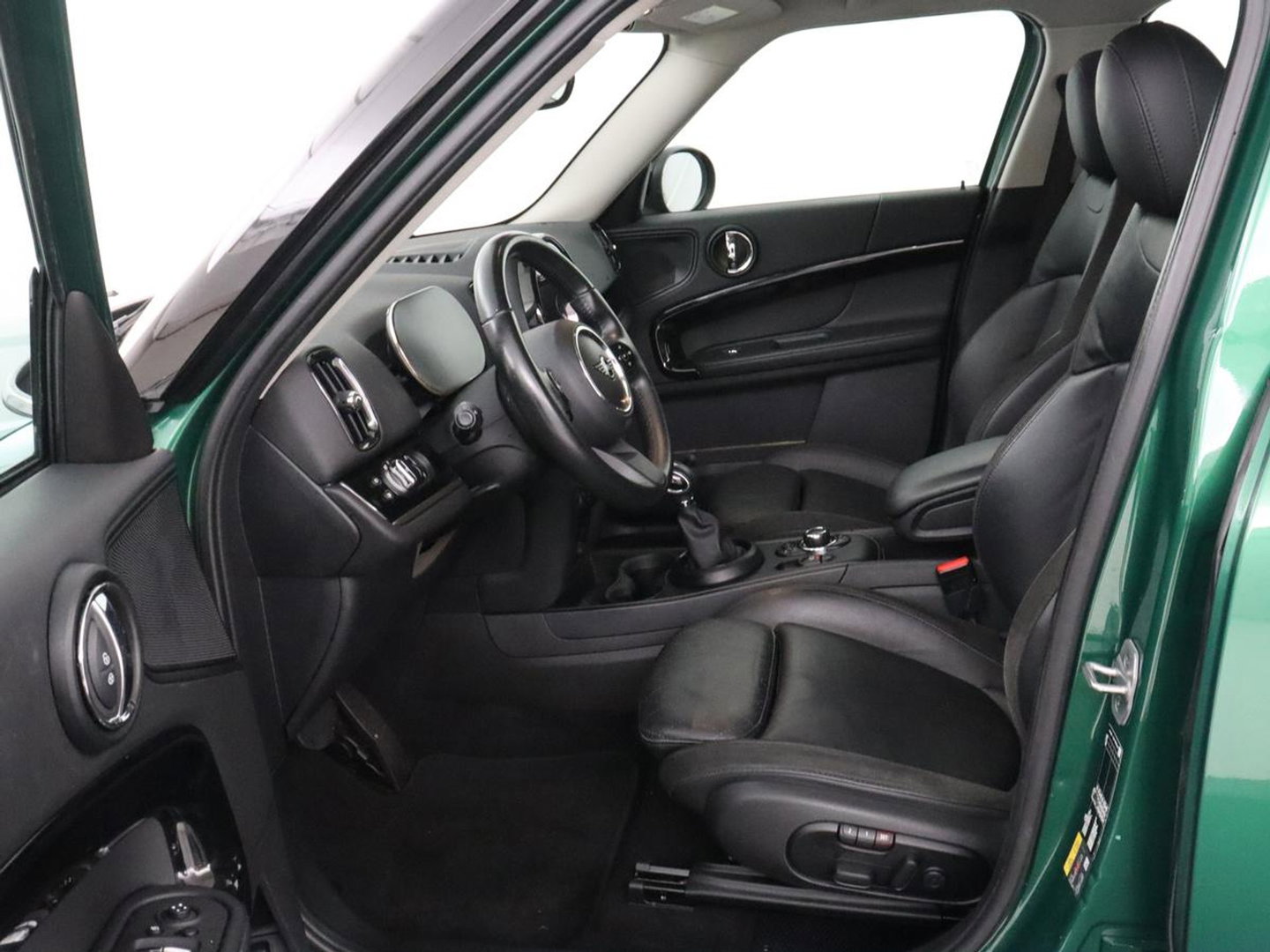 MINI Countryman 1.5 Cooper S E ALL4 Business Edition | SOH 91,5% | Leder/Alcantara | Carplay | Memory | Navigatie | Full LED | Climate control | Parkeerhulp | Cruise control | Bluetooth | PHEV | Plug In