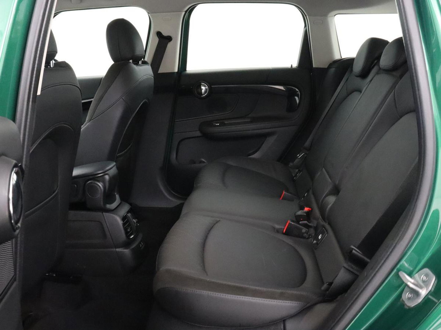 MINI Countryman 1.5 Cooper S E ALL4 Business Edition | SOH 91,5% | Leder/Alcantara | Carplay | Memory | Navigatie | Full LED | Climate control | Parkeerhulp | Cruise control | Bluetooth | PHEV | Plug In