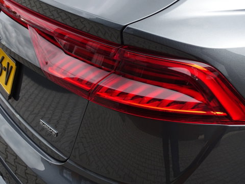 Audi Q8 55 TFSIe 381PK Quattro S-ed / Exclusive / Nachtzicht / B&O / 360