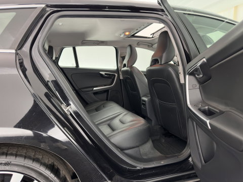 Volvo V60 2.0 D4 Polar+ Aut. *PANO | LEATHER | XENON | BLINDSPOT | MEMORY-PACK | HEATED-COMFORTSEATS | NAVI-FULLMAP | CAMERA | ADAPTIVE-CRUISE | LANE-ASSIST | TOWBAR | 18''ALU*
