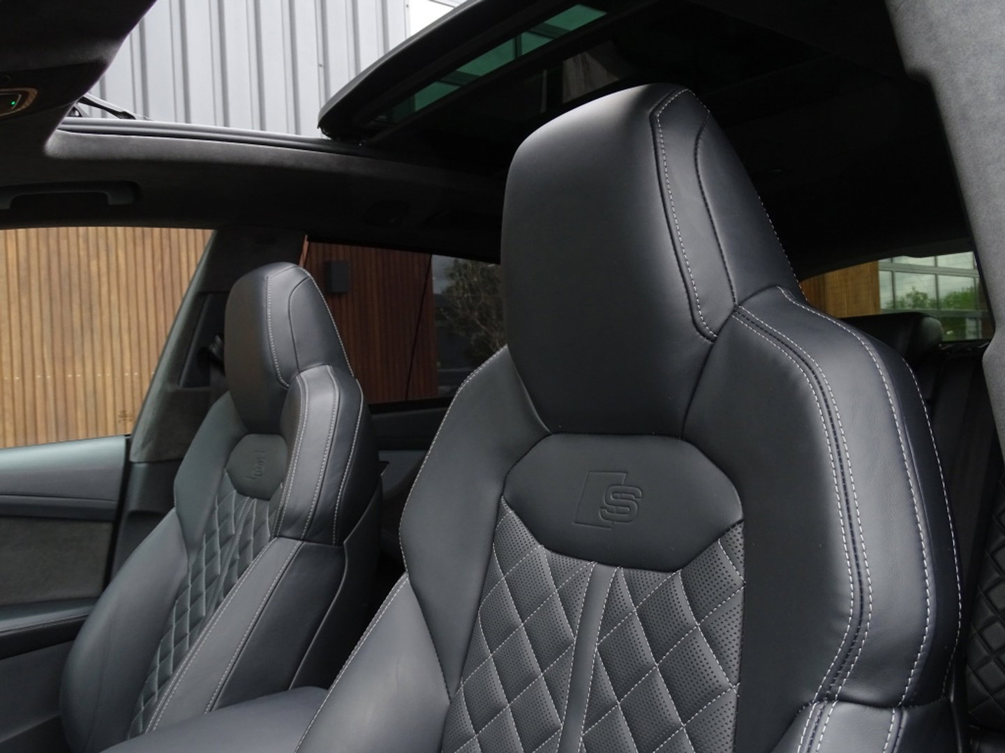 Audi Q8 55 TFSIe 381PK Quattro S-ed / Exclusive / Nachtzicht / B&O / 360