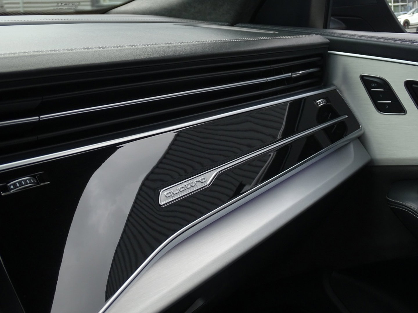 Audi Q8 55 TFSIe 381PK Quattro S-ed / Exclusive / Nachtzicht / B&O / 360