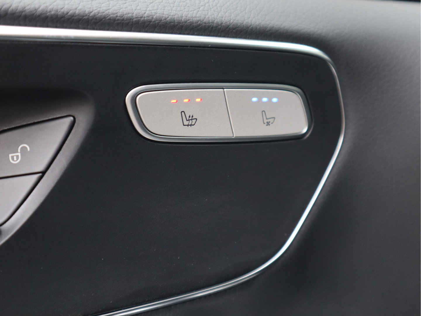 Mercedes-Benz EQV 300 Accu 100 kWh L2 Lang 8 Persoons SoH 95,9% Vol opties - Airmatic - Pano