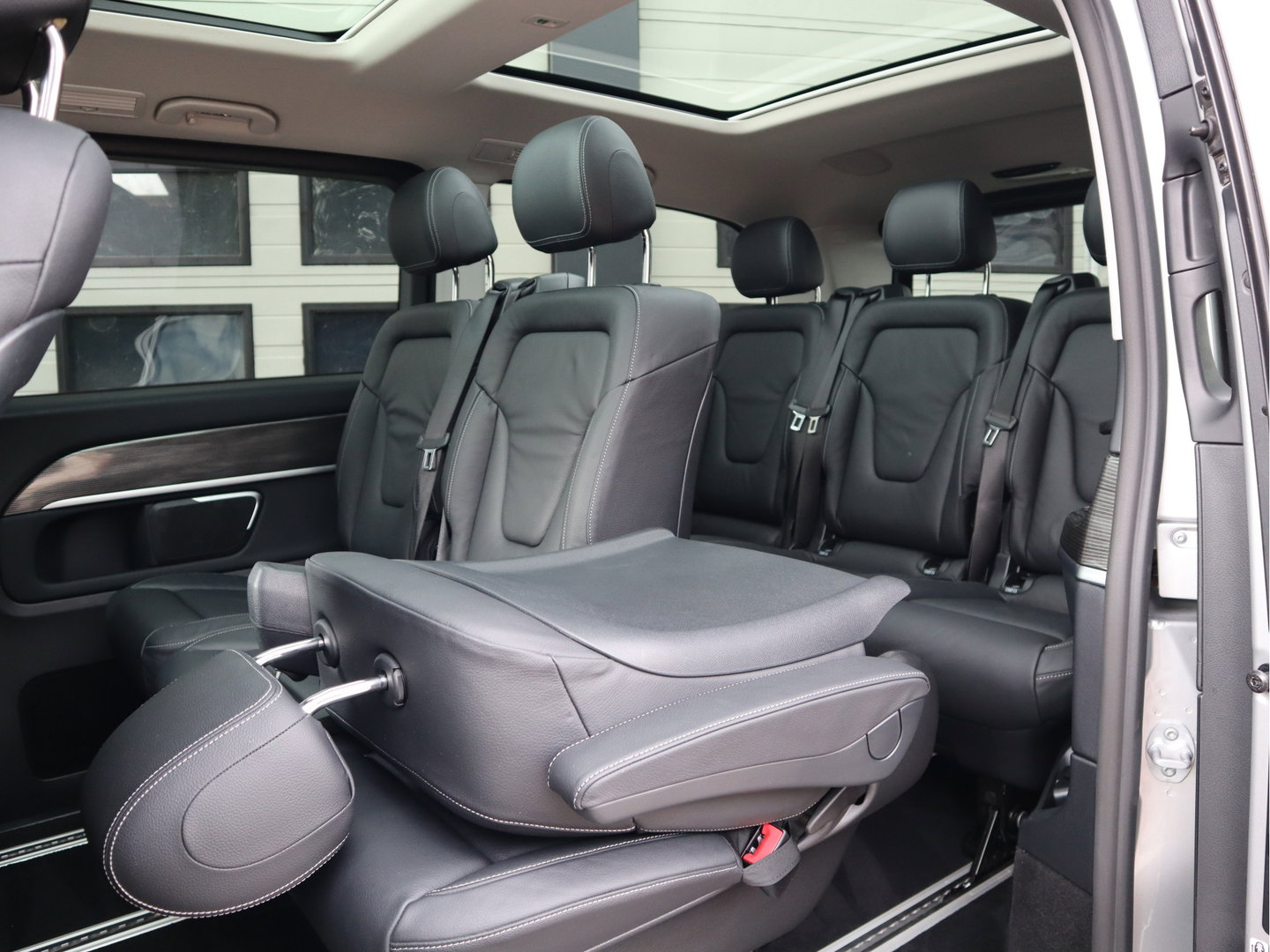 Mercedes-Benz EQV 300 Accu 100 kWh L2 Lang 8 Persoons SoH 95,9% Vol opties - Airmatic - Pano