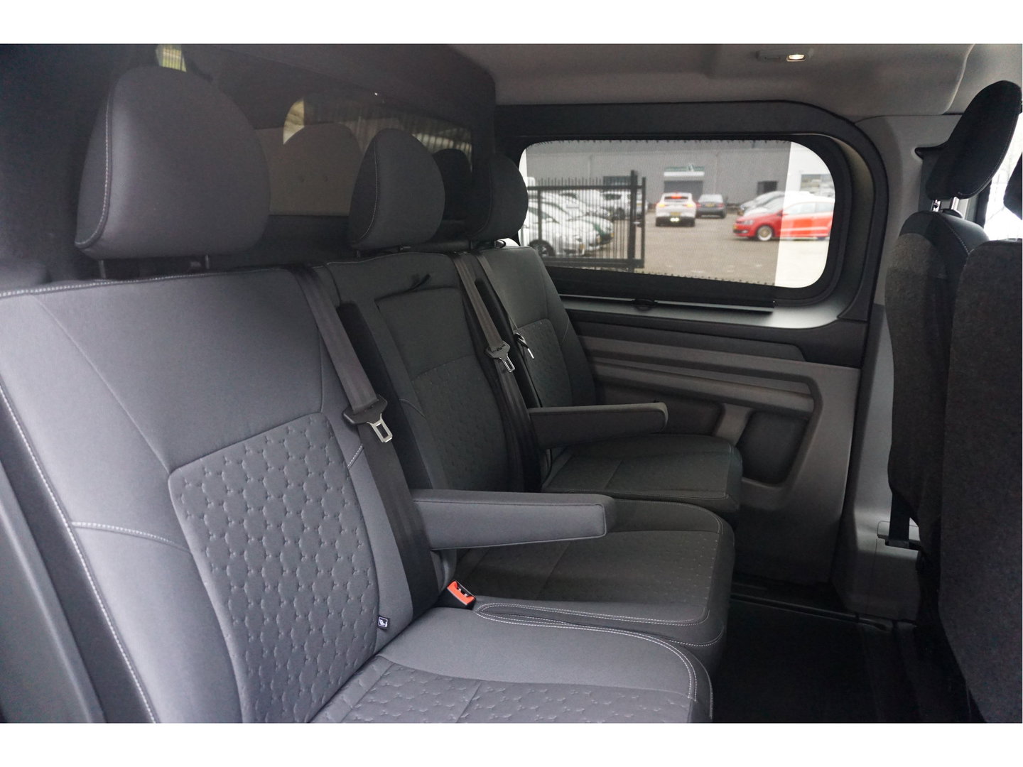 Ford Transit Custom 320L 2.5 PHEV 233PK Dubbel Cabine JWR Edition PRIJS INCL. BPM !! 13" Navi, Adap. Cruise, Camera, 18" LM, Trekhaak!! NR. HYBDCG