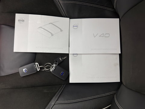 Volvo V40 2.0 D2 R-Design Business (INCL-BTW) *LEATHER-MICROFIBRE | NAVI-FULLMAP | SPORTSEATS | ECC | PDC | CRUISE | 18''ALU*