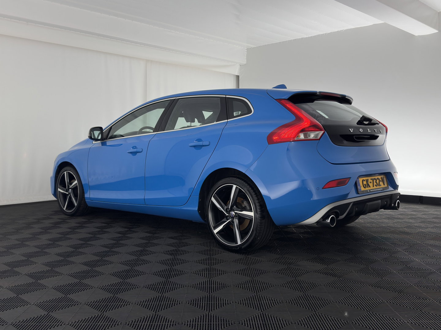 Volvo V40 2.0 D2 R-Design Business (INCL-BTW) *LEATHER-MICROFIBRE | NAVI-FULLMAP | SPORTSEATS | ECC | PDC | CRUISE | 18''ALU*