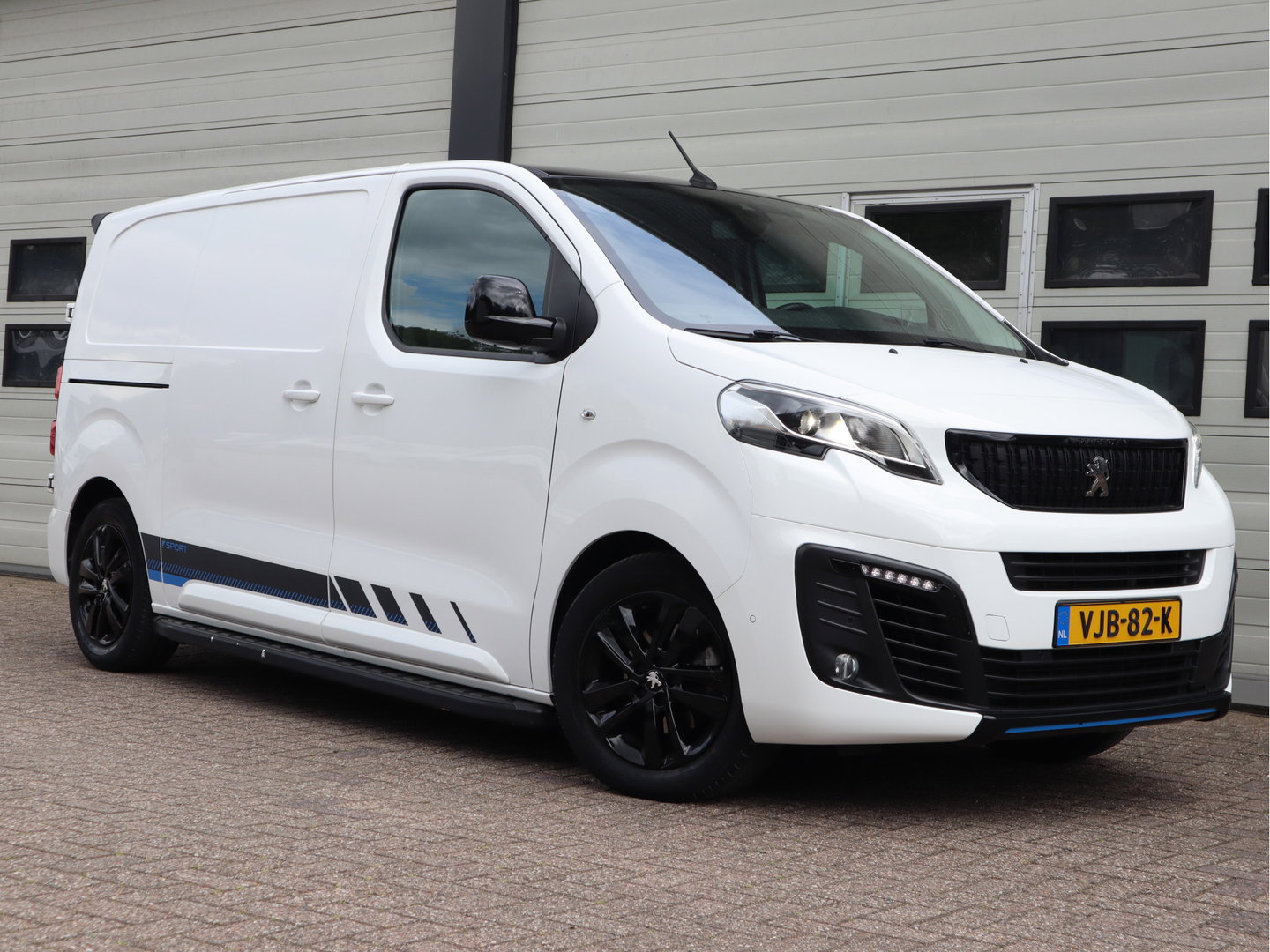 Peugeot Expert 2.0 BlueHDI 150pk Euro 6 Sport Lang L2 - Xenon - Leer - Camera - Cruise