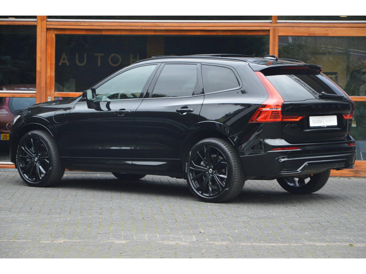 Volvo XC60 T8 Hybrid AWD Ultra Dark | Head-Up Display | 360° Camera | Panoramadak | Harman/Kardon |