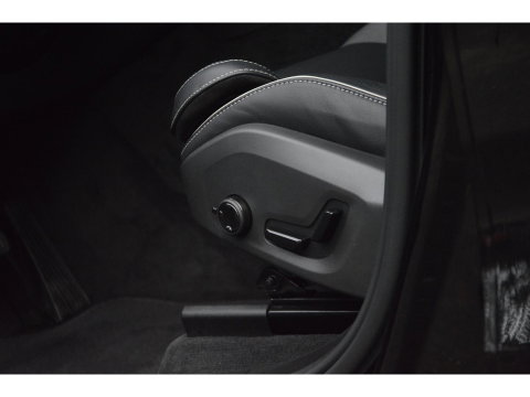 Volvo XC60 T8 Hybrid AWD Ultra Dark | Head-Up Display | 360° Camera | Panoramadak | Harman/Kardon |
