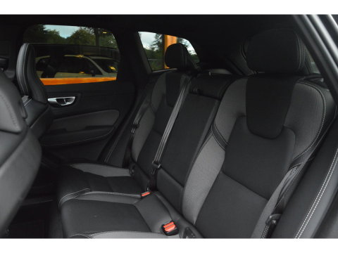 Volvo XC60 T8 Hybrid AWD Ultra Dark | Head-Up Display | 360° Camera | Panoramadak | Harman/Kardon |