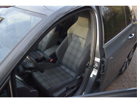 Volkswagen Golf 1.4 eHybrid GTE 245 pk | Keyless | Standkachel | Camera | Carplay | Stoelverwarming 4x | Stuurverwarming | Full LED IQ