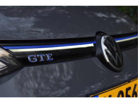 Volkswagen Golf 1.4 eHybrid GTE 245 pk | Keyless | Standkachel | Camera | Carplay | Stoelverwarming 4x | Stuurverwarming | Full LED IQ