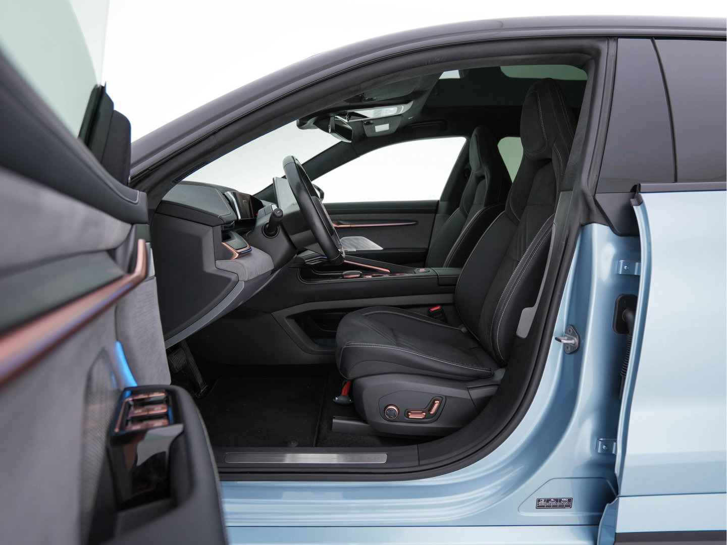 ZEEKR 001 AWD Privilege 100 kWh [ 3-Fase-22 kW] {SOH-94%} (INCL-BTW) Aut. *PANO | LEATHER-MICROFIBRE | FULL-LED | BLINDSPOT | ADAPTIVE-CRUISE | YAMAHA-SOUND | HEATED-COMFORTSEATS | AMBIENTLIGHT | AIRSUSPENSION | NAVI-FULLMAP | PRIVACY-GLASS |  ....