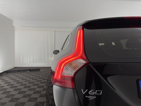 Volvo V60 2.4 D5 Twin Engine Summum (Plug-In) Aut. *LEATHER | XENON | MEMORY-PACK | HEATED-COMFORTSEATS | PRIVACY-GLASS | NAVI-FULLMAP | ADAPTIVE-CRUISE | ECC | LANE-ASSIST | PDC | 18''ALU*