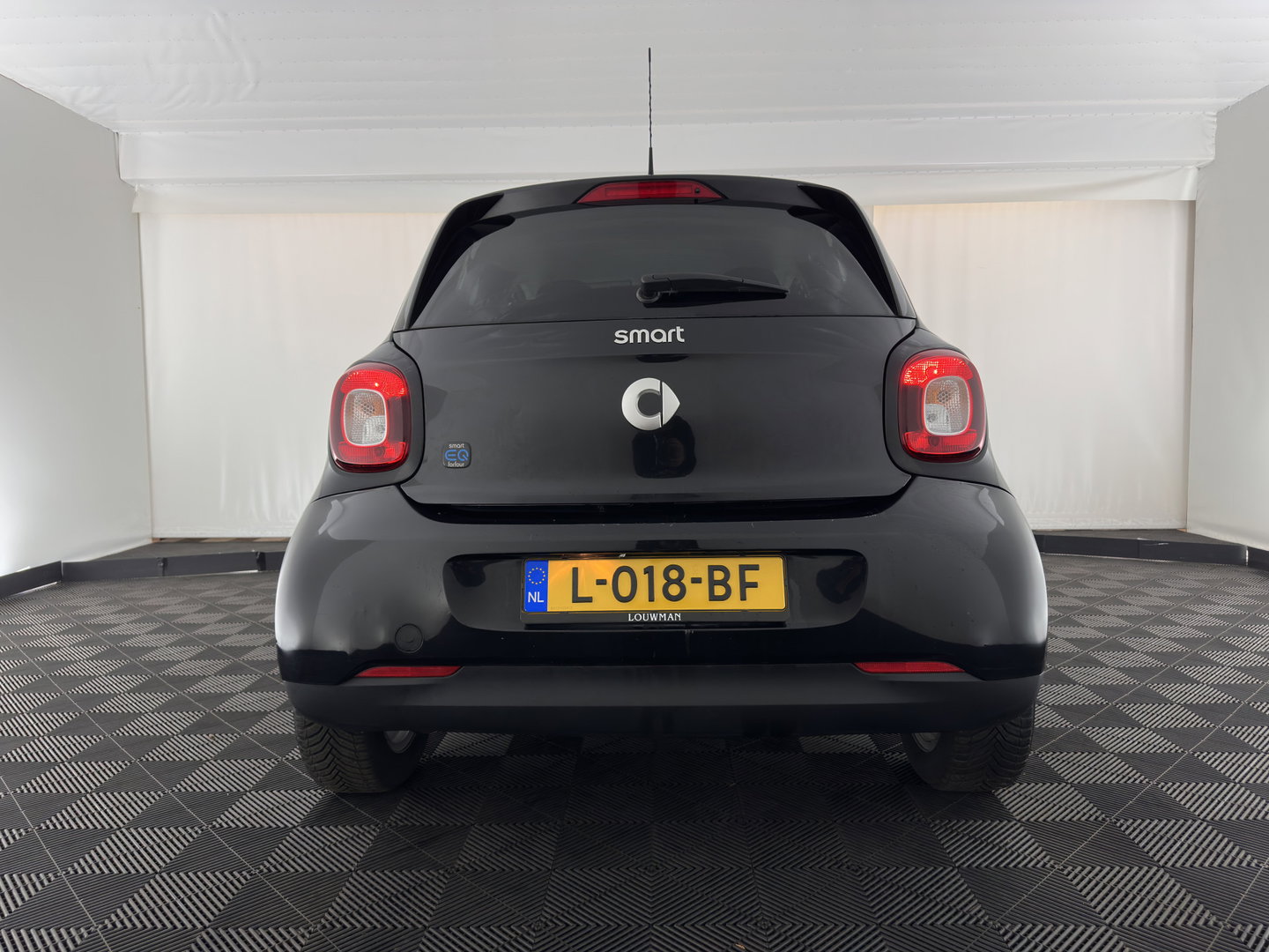 Smart Forfour EQ Essential 18 kWh [ 3-Fase-22kW ] {SOH-93%} (INCL-BTW) *LEATHER | HEATED-COMFORTSEATS | PRIVACY-GLASS | AIRCO | CRUISE | 15''ALU*