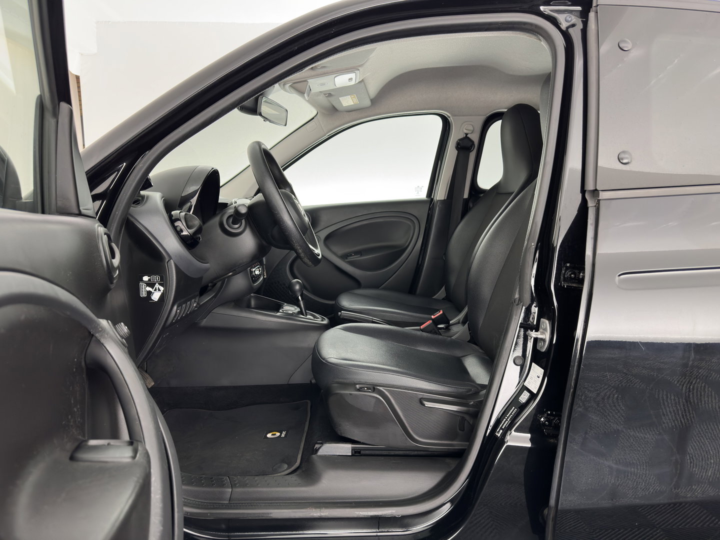 Smart Forfour EQ Essential 18 kWh [ 3-Fase-22kW ] {SOH-93%} (INCL-BTW) *LEATHER | HEATED-COMFORTSEATS | PRIVACY-GLASS | AIRCO | CRUISE | 15''ALU*
