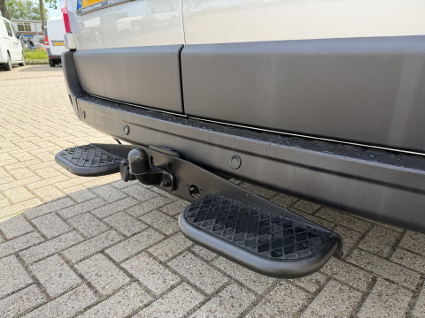 Renault Master T35 2.3 dCi 130pk L2H2 bpm vrij / euro 6 diesel / vaste prijs rijklaar € 19.950 ex btw / DC 7 persoons / zilver metallic / trekhaak 2500 kg / airco / cruise / navigatie