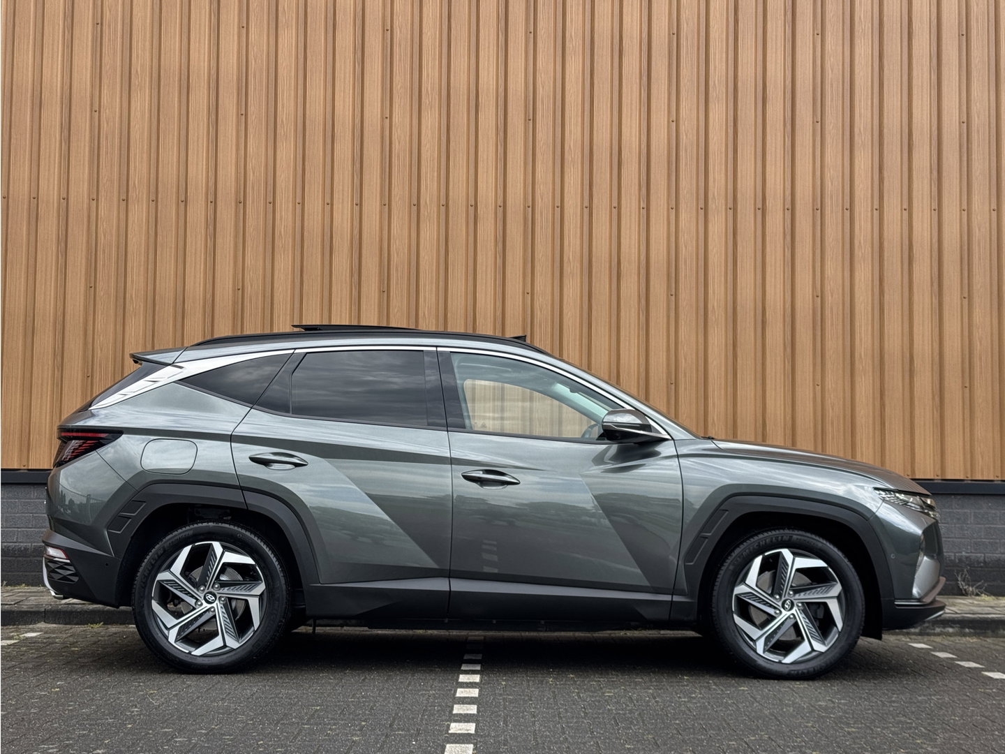 Hyundai Tucson 1.6 T-GDI PHEV Premium Sky 4WD | Panoramadak | Krell Audio | 360° Camera | Apple Carplay | Android Auto | Stuurverwarming | Stoelverwarming / ventilatie | Adaptieve Cruise Control | Afneembare Trekhaak |