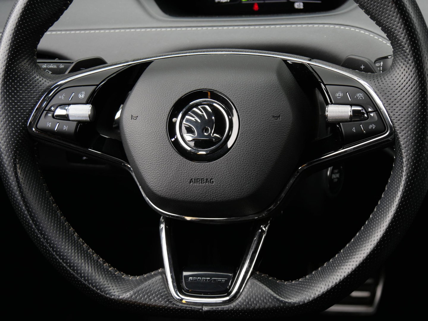 Škoda Enyaq iV 80 SPORTLINE/ MATRIX LED/ SOH 93%