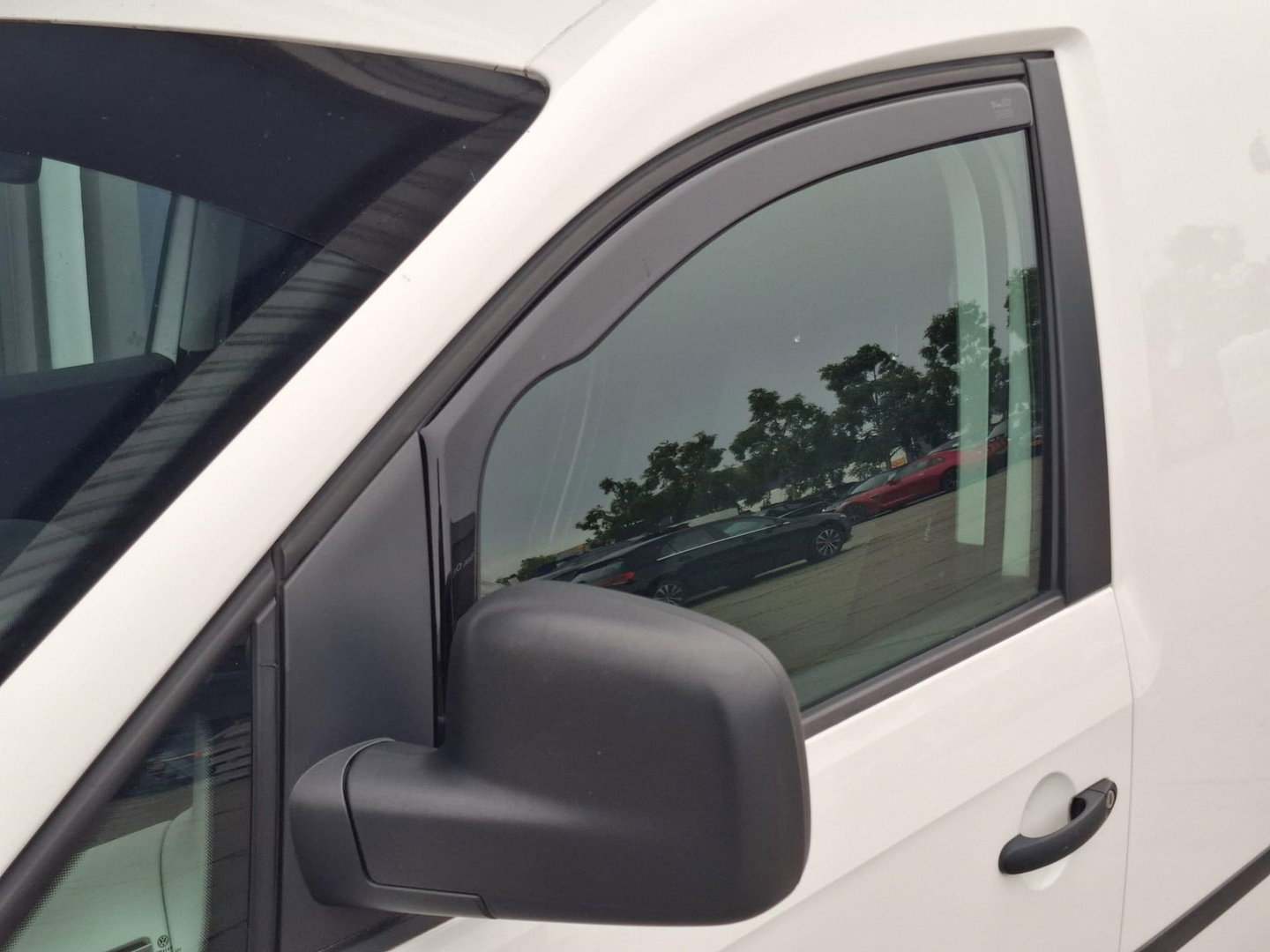 Volkswagen Caddy 2.0 TDI L1H1 BMT Comfortline VERLAAGD / AIRCO / STOEL VERWARMING / EURO 6 / NAVI / MARGE AUTO !!