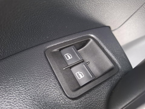 Volkswagen Caddy 2.0 TDI L1H1 BMT Comfortline VERLAAGD / AIRCO / STOEL VERWARMING / EURO 6 / NAVI / MARGE AUTO !!