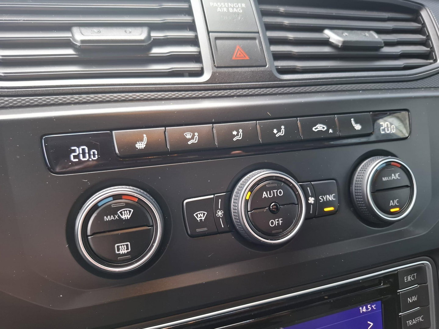Volkswagen Caddy 2.0 TDI L1H1 BMT Comfortline VERLAAGD / AIRCO / STOEL VERWARMING / EURO 6 / NAVI / MARGE AUTO !!