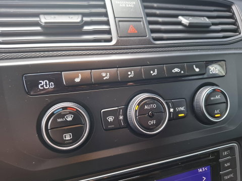 Volkswagen Caddy 2.0 TDI L1H1 BMT Comfortline VERLAAGD / AIRCO / STOEL VERWARMING / EURO 6 / NAVI / MARGE AUTO !!