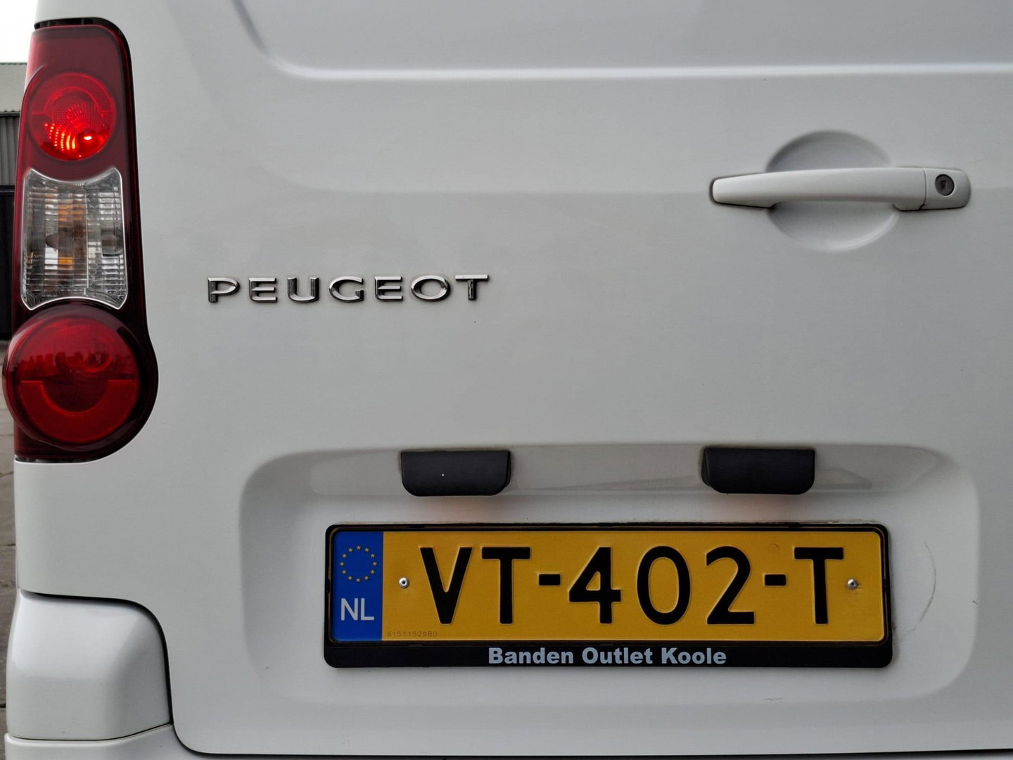 Peugeot Partner 120 1.6 BlueHDi 75 L1 Première AIRCO / CRUISE CONTROLE / EURO 6 / 1 STE EIGENAAR / DEALER ONDERHOUDEN