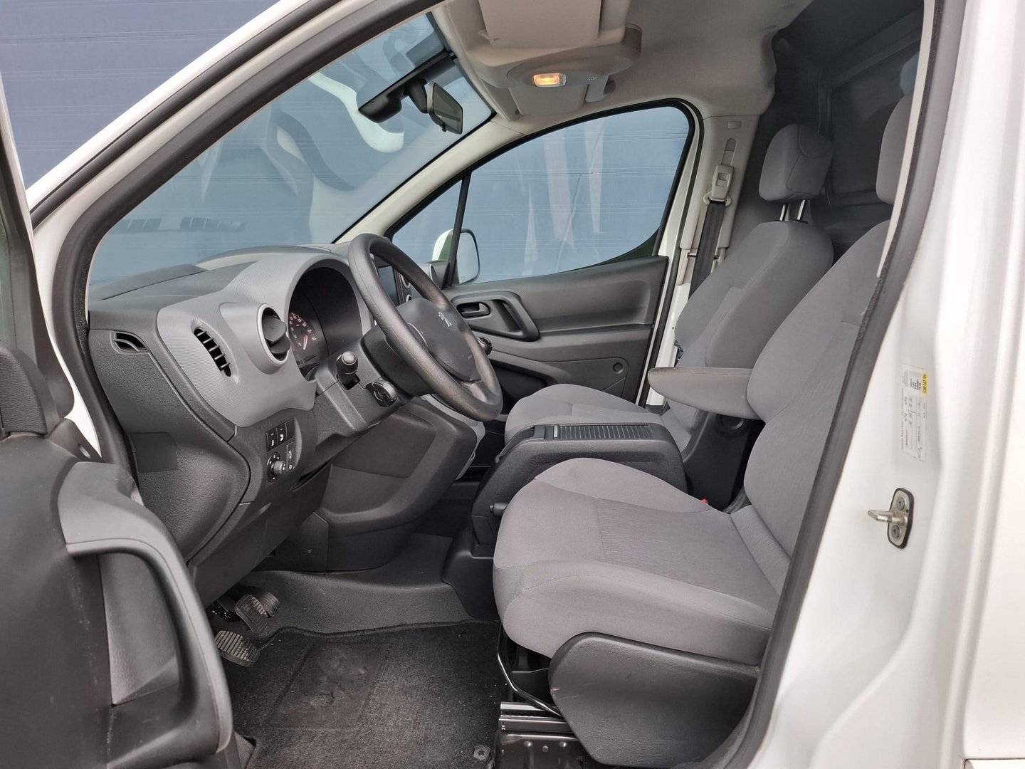 Peugeot Partner 120 1.6 BlueHDi 75 L1 Première AIRCO / CRUISE CONTROLE / EURO 6 / 1 STE EIGENAAR / DEALER ONDERHOUDEN