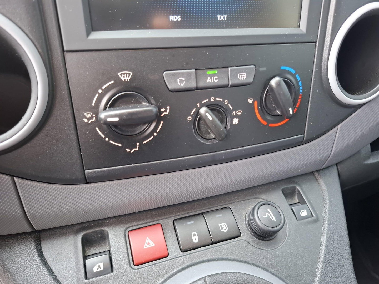 Peugeot Partner 120 1.6 BlueHDi 75 L1 Première AIRCO / CRUISE CONTROLE / EURO 6 / 1 STE EIGENAAR / DEALER ONDERHOUDEN