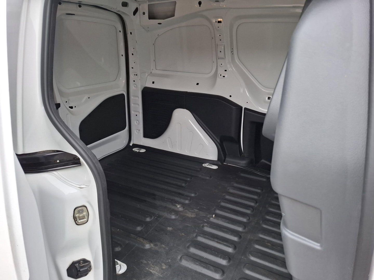 Peugeot Partner 120 1.6 BlueHDi 75 L1 Première AIRCO / CRUISE CONTROLE / EURO 6 / 1 STE EIGENAAR / DEALER ONDERHOUDEN